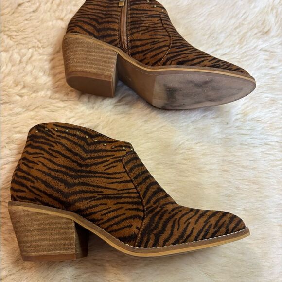 Corkys Swifton Tiger Striped Booties size 7 - Picture 11 of 11